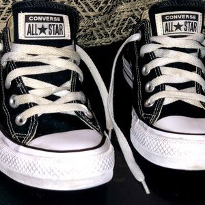 Converse All Star Chucks • Women’s size 6 • Black & White • Stellar Condition
